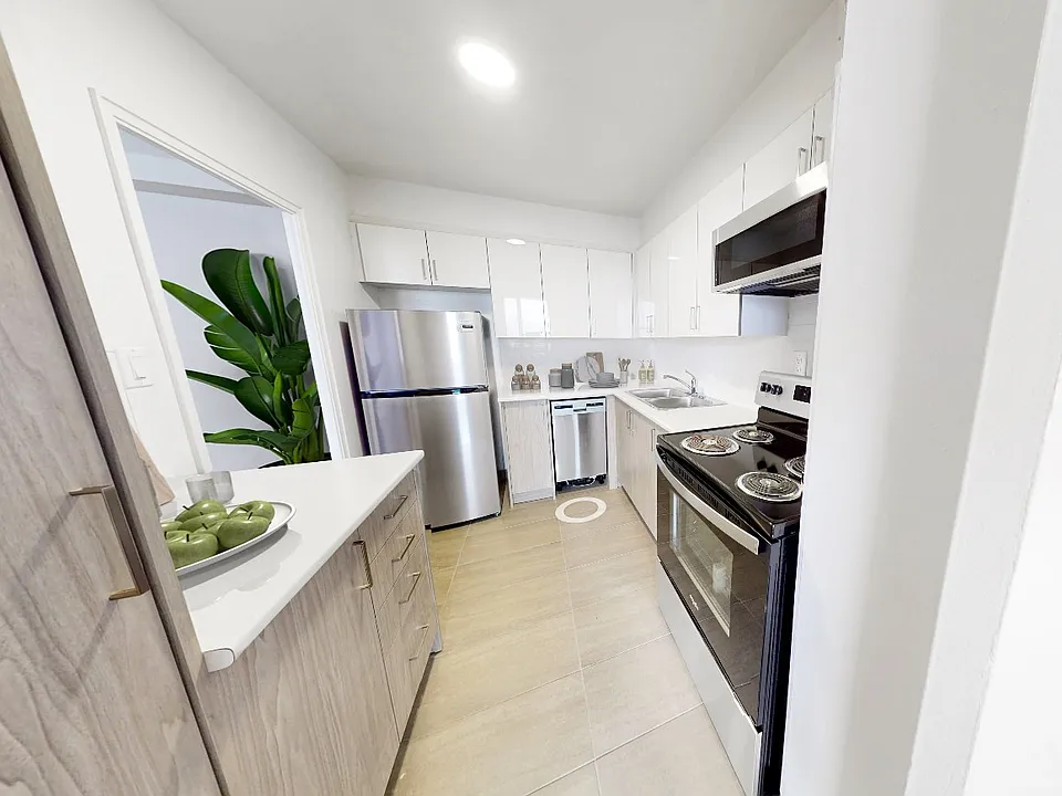 25 Cedarcroft Blvd