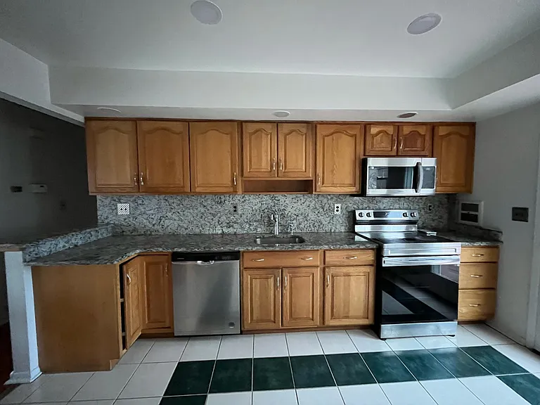 4 Roe Cir — Photo 3