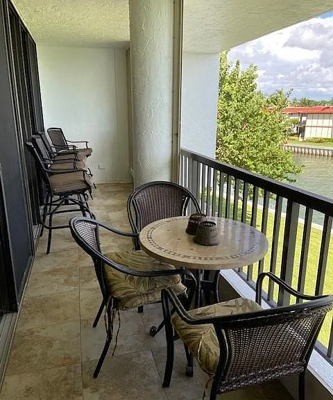2305 Gulf Shore Blvd N #313 — Photo 25