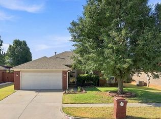 10708 NW 35th St, Yukon, OK 73099