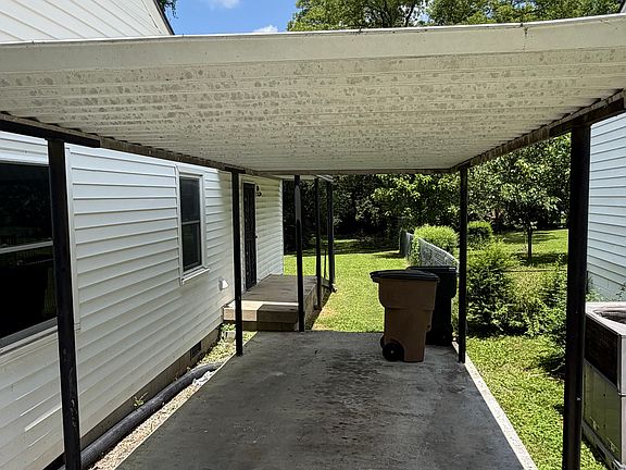 2nd image of 2714 Jenkins St