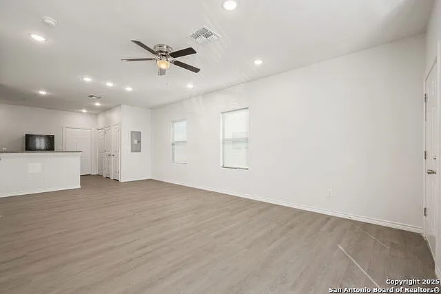 3 bed, 2.0 bath, 1332 sqft, $1,500 — Photo 3