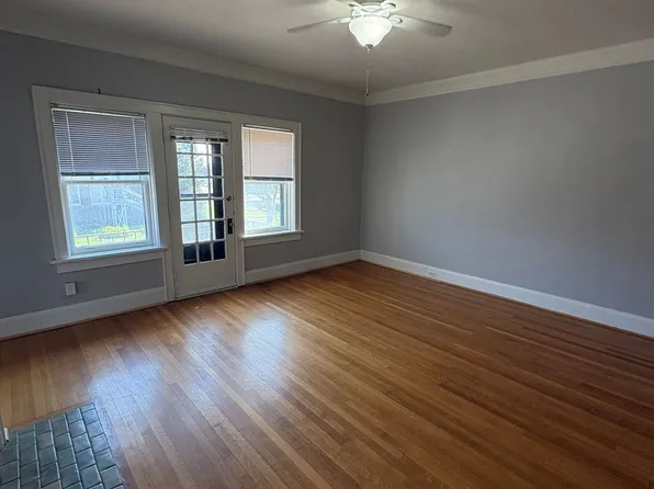 Colbert Apartments (3870 Harney St.), 3870 Harney St APT 16, Omaha, NE 68131
