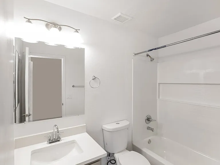 6558 W Chickasaw St — Photo 16