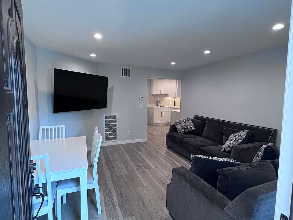 1st image of 437 Canyon Dr #B