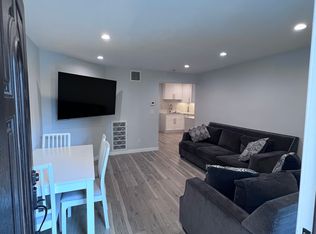 437 Canyon Dr #B, Glendale, CA 91206