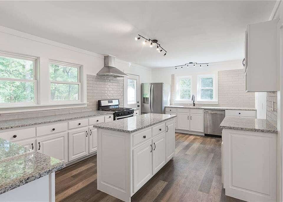 1st image of 3720 Emily Way