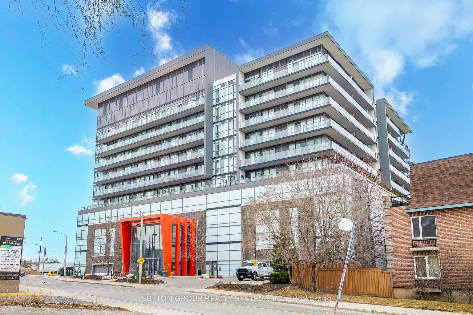 15 James Finlay Way Unit 734 photo 1