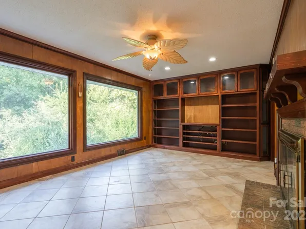 315 Crestside Dr SE, Concord, NC 28025