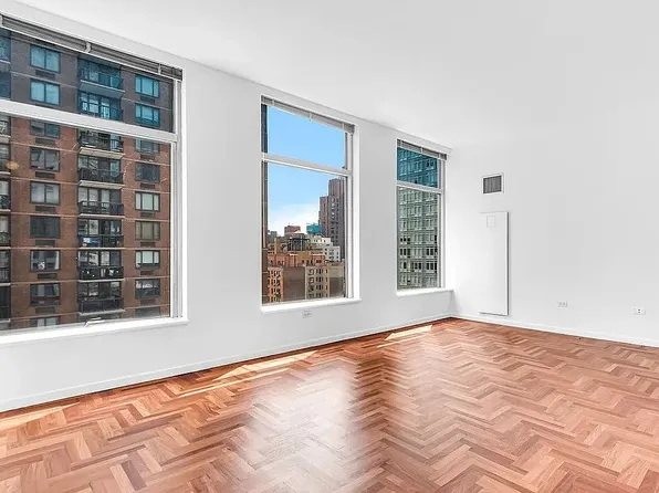 250 East 54th Street image 1 of 4