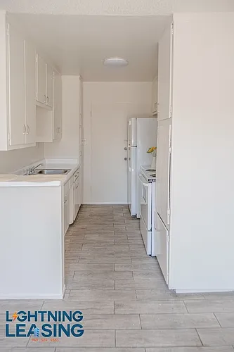 915 N Wilton Pl #309 Photo 1