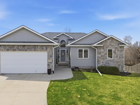 11833 S 210th Cir, Gretna, NE 68028