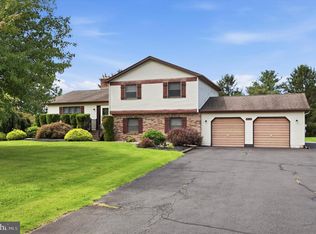 220 California Rd, Quakertown, PA 18951