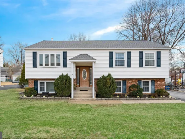 1331 Cherry Tree Rd, Aston, PA 19014