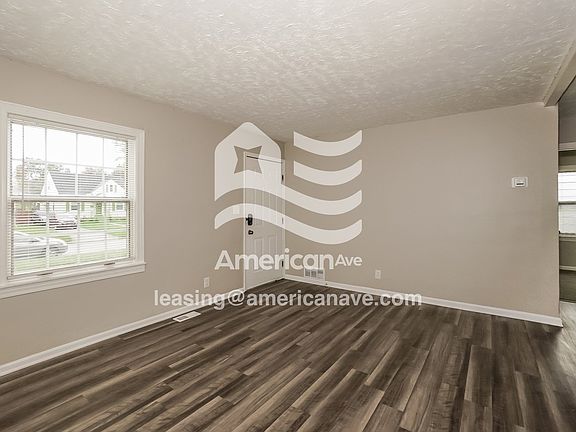 970449_004_wm_-_living_room_13249426.jpg