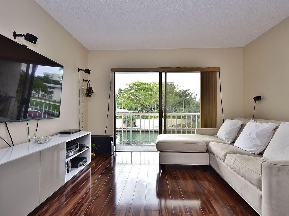 1st image of 1650 NE 115th St APT 210