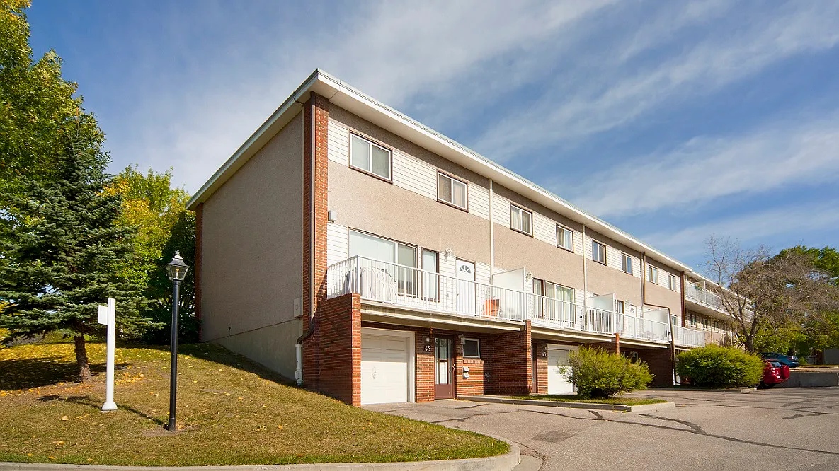 Cambrian Court — Photo 1