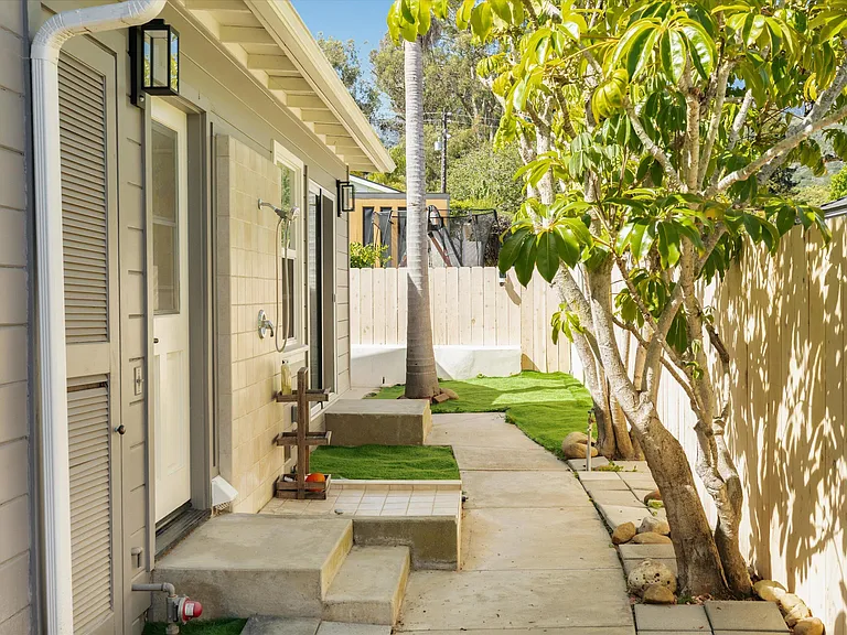 3182 Serena Ave — Photo 17