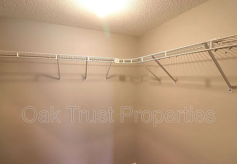 294 Hastings Dr — Photo 9
