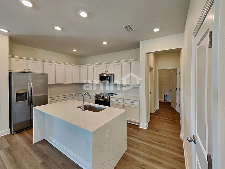 3739 Center Cove Ln — Photo 4