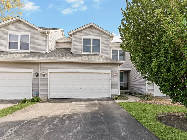 111 Woodland Cir, North Aurora, IL 60542