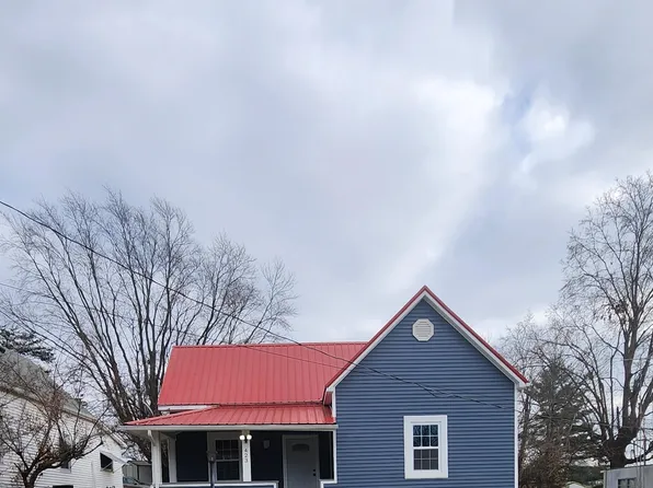 423 N Jackson St, Oakland City, IN 47660