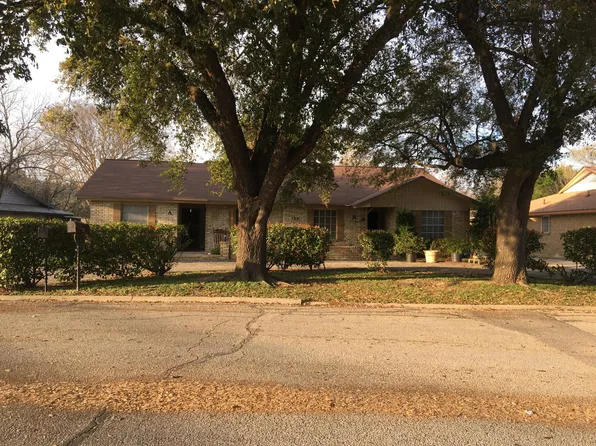 105 Travertine Ln #A, San Antonio, TX 78213