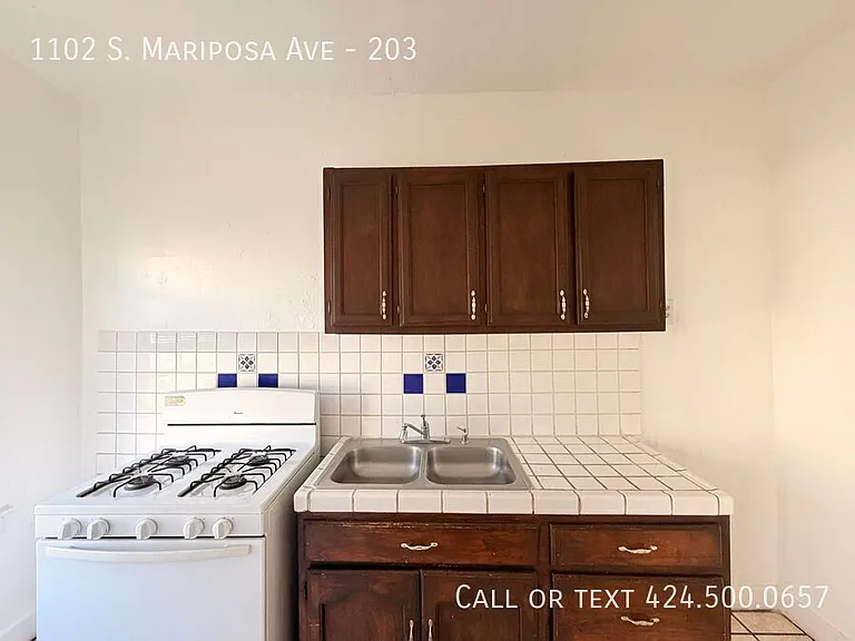 1102 S Mariposa Ave #203 — Photo 5