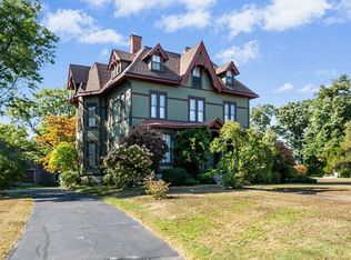 2 Capron St, Uxbridge, MA 01569