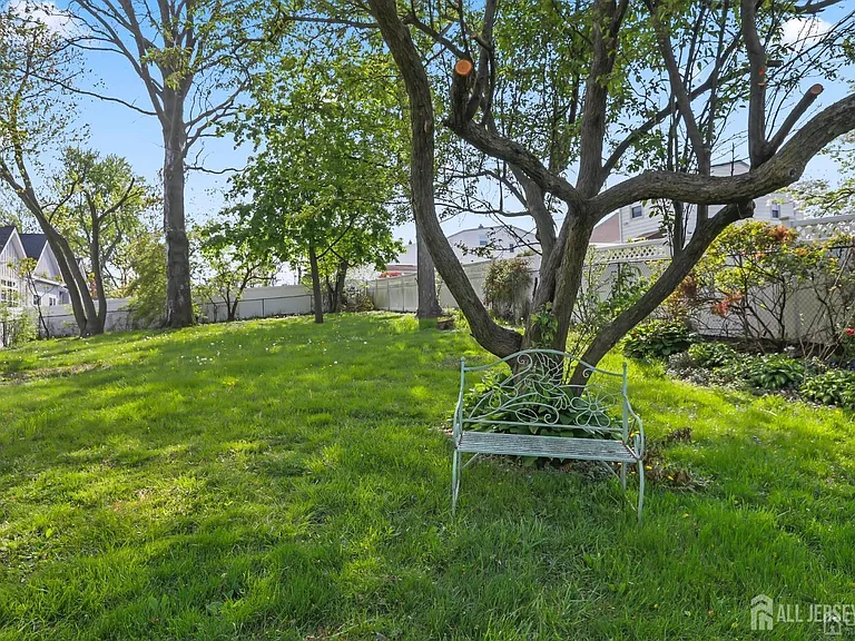 262 Wall St — Photo 14