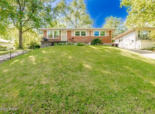 1632 Whippoorwill Rd, Louisville, KY 40213