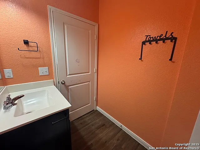 8607 Rock Mdw — Photo 18