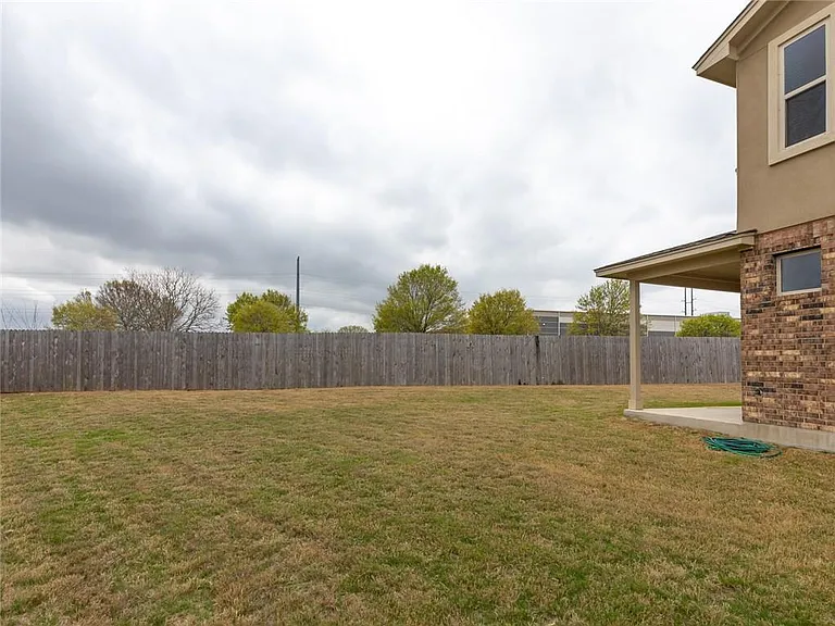 No neighbor behind that fence