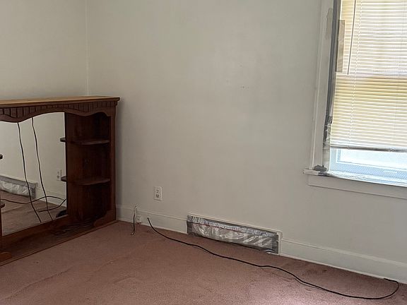 5th image of 3558 Strathavon Rd #2