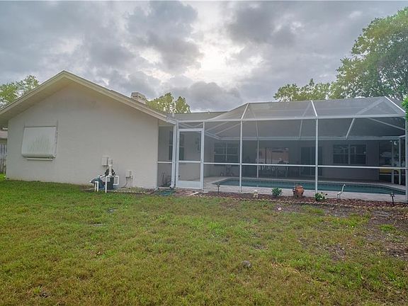 3rd image of 5521 Oakridge Dr