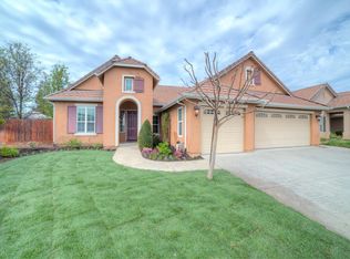 3215 Rall Ave, Clovis, CA 93619