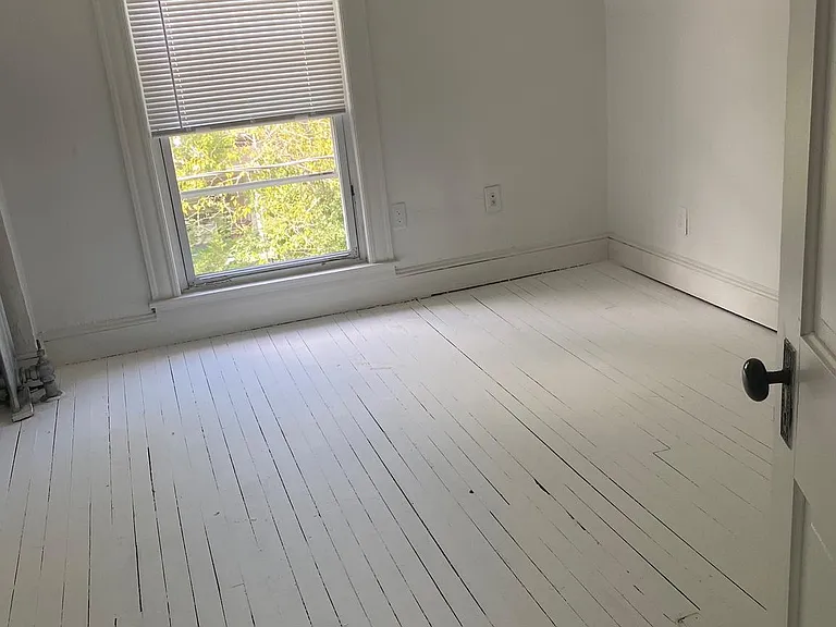 421 E Lake Ave — Photo 23