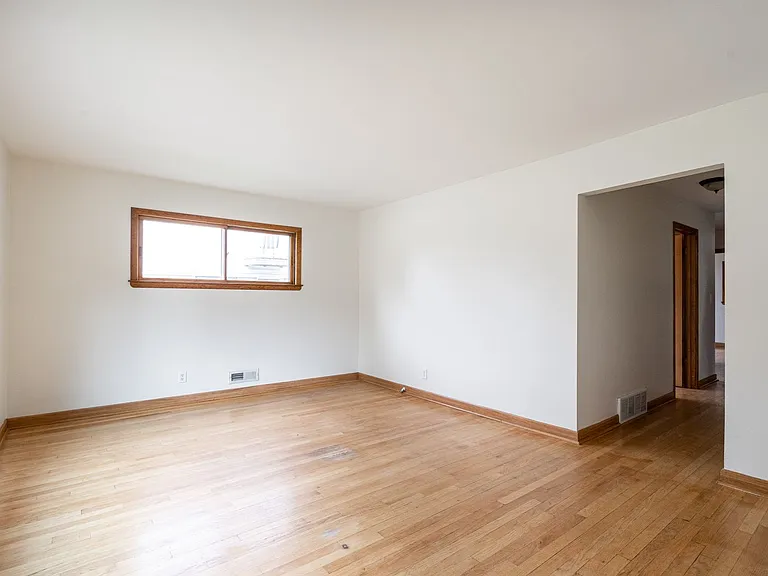 422 Gascoigne Dr — Photo 9
