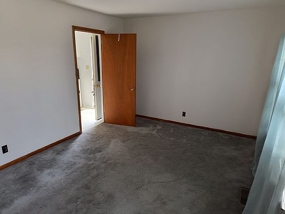 3rd image of 4702 Delia Dr