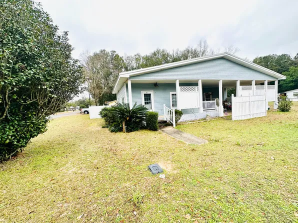 253 S 22nd St, Defuniak Springs, FL 32435
