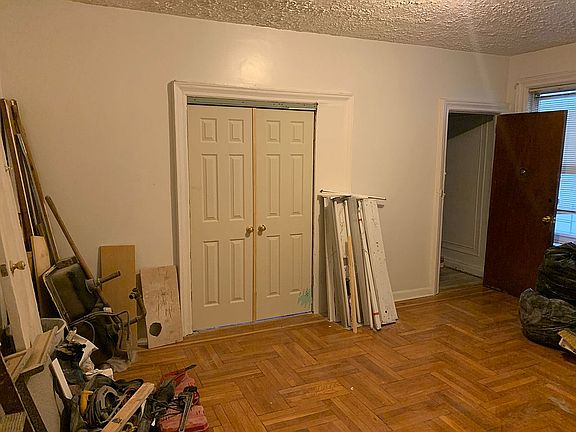 4th image of 2101 Davidson Ave