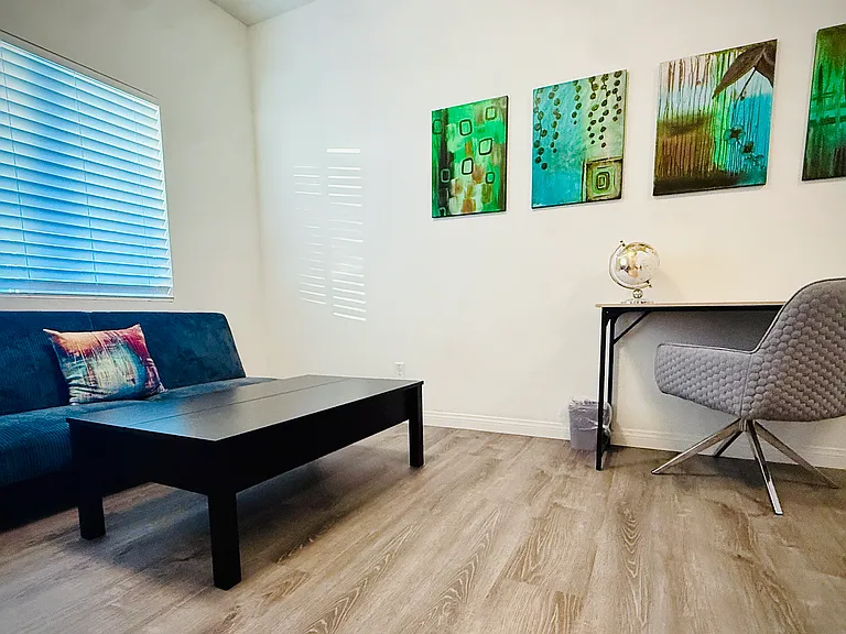20'x10' oversized Jr Suite w/ TWO closets!
