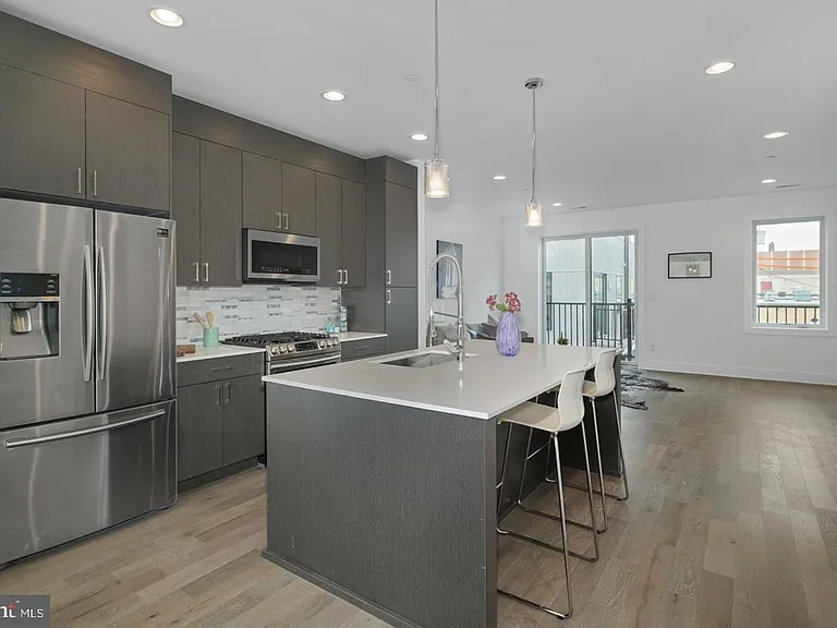 1425 S Hancock St — Photo 19