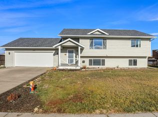 320 Grandeur Ln, Box Elder, SD 57719