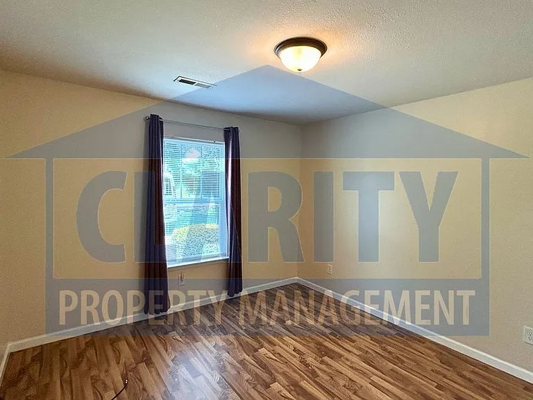 209 Hughes Ave NW — Photo 7