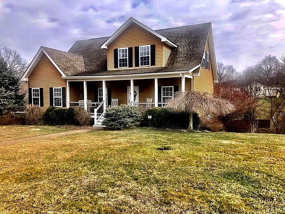 3rd image of 38 Nancy Jane Dr