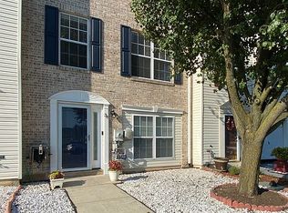 38 Versailles Ct, Newark, DE 19702