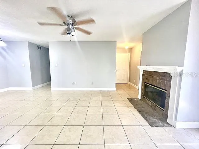 1223 La Mesa Ave — Photo 5