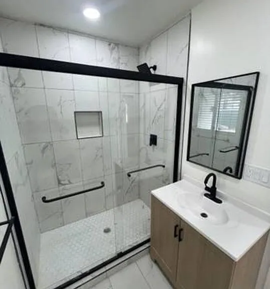 4852 Topanga Canyon Blvd — Photo 16