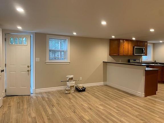 5th image of 27 Delano Ave
